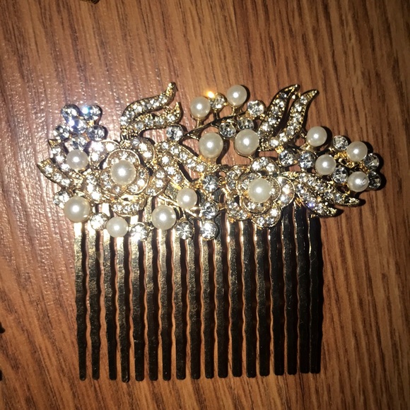 Gold Hair combs main image 5